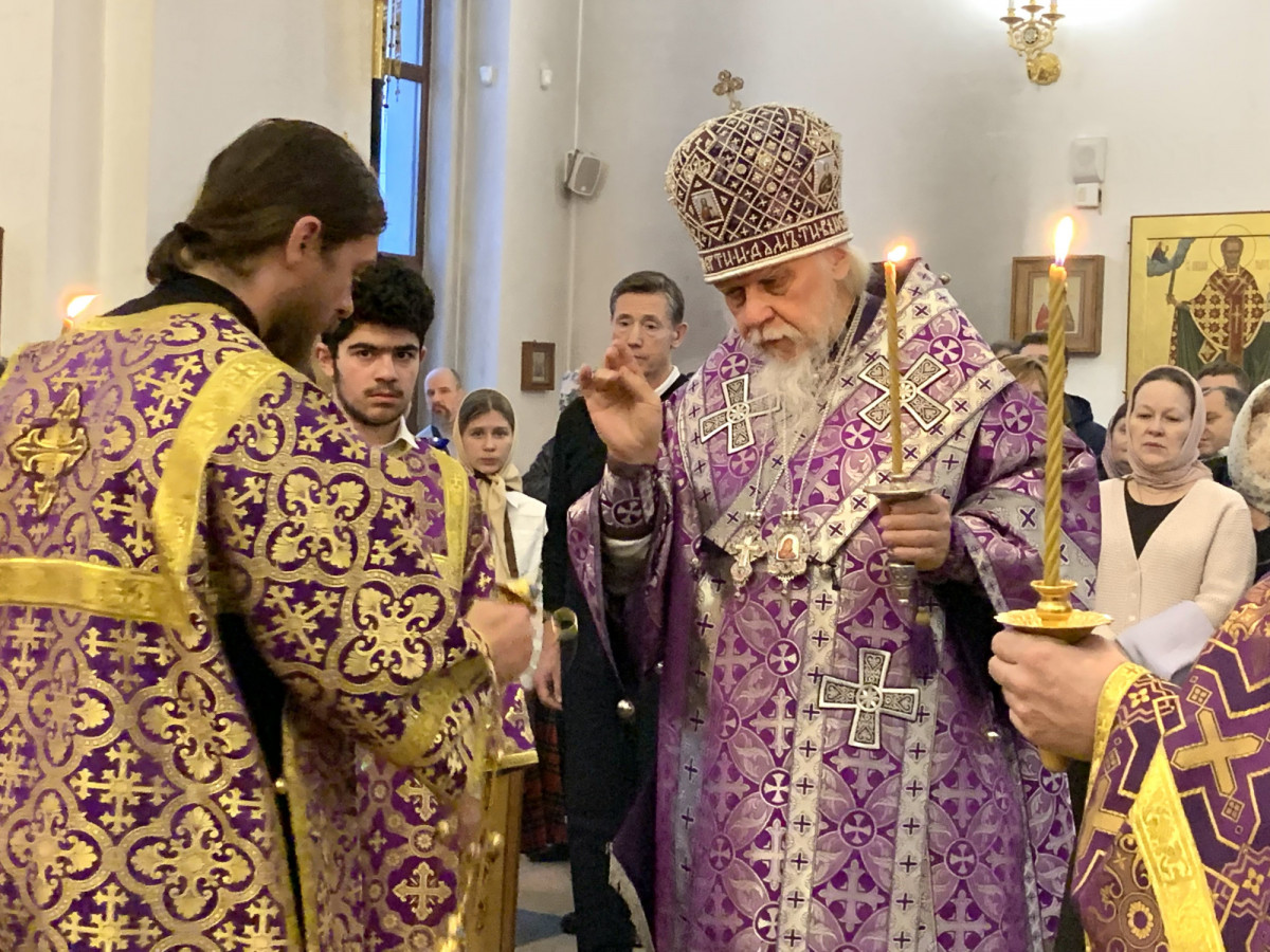 Епископ Верейский Пантелеимон совершил Всенощное бдение в Ильинском храме в Северном Бутово